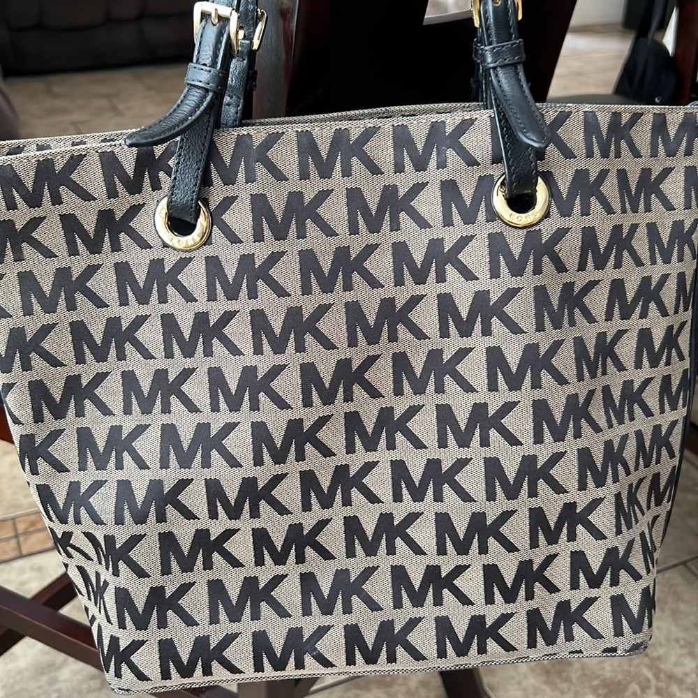Michael Kors purse